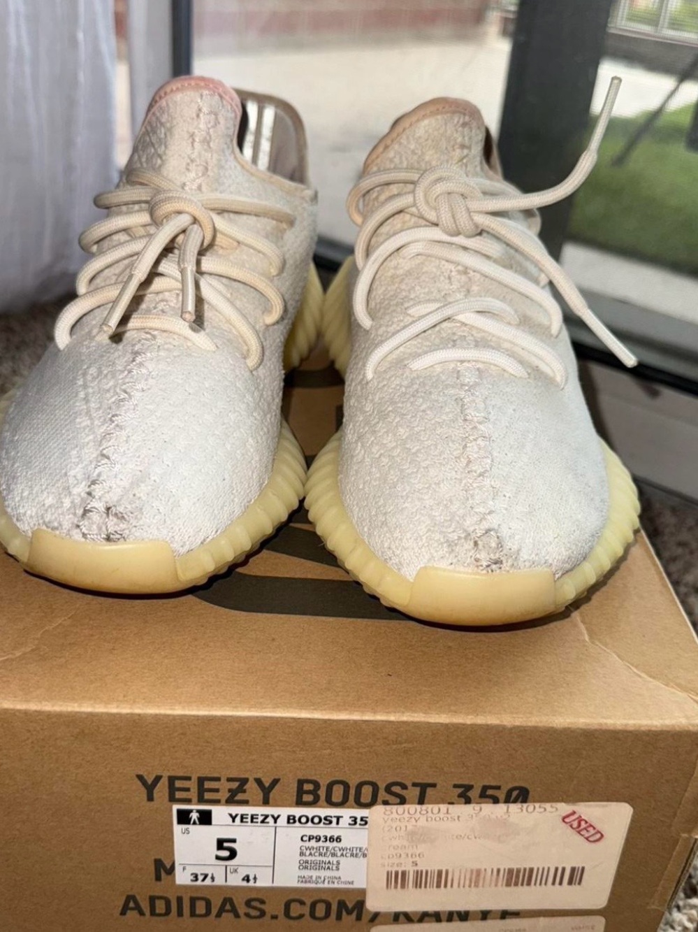 Yeezy - Picture 3 of 5